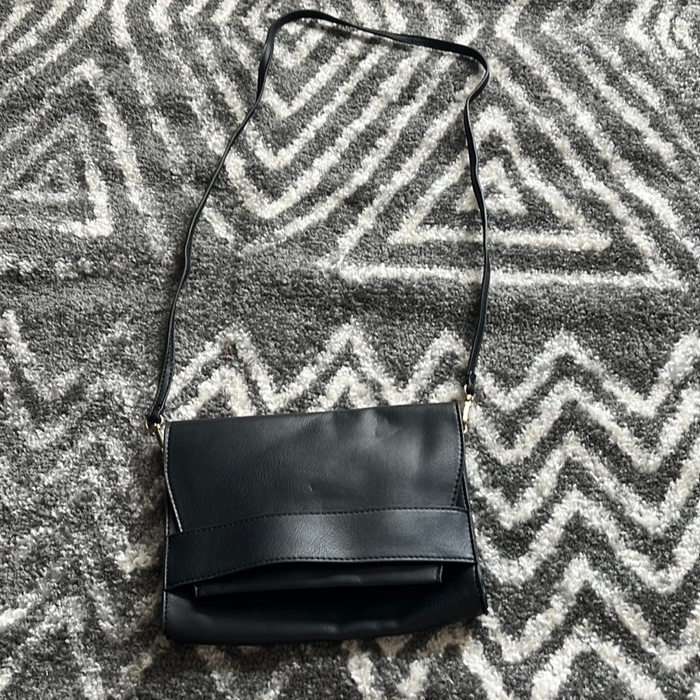 NWOT Summer & Rose Small Crossbody